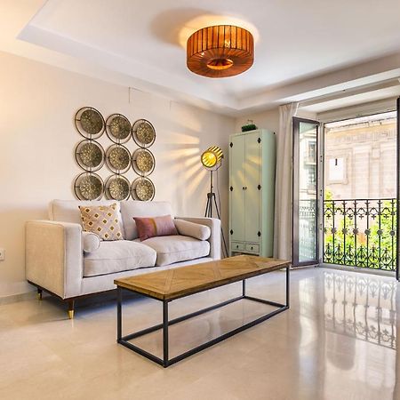 Apartamento Living By Cathedral Sevilla Bagian luar foto
