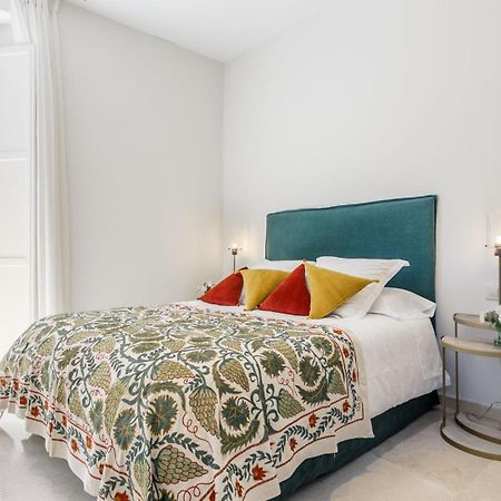 Apartamento Living By Cathedral Sevilla Bagian luar foto