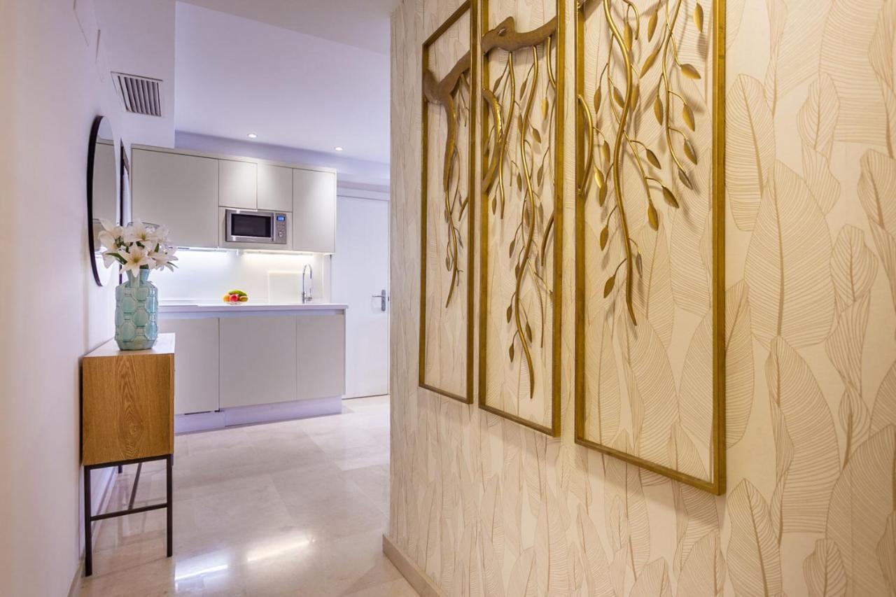 Apartamento Living By Cathedral Sevilla Bagian luar foto