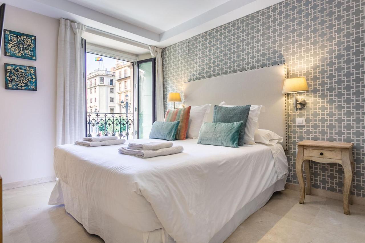 Apartamento Living By Cathedral Sevilla Bagian luar foto