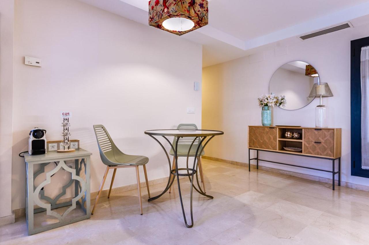 Apartamento Living By Cathedral Sevilla Bagian luar foto