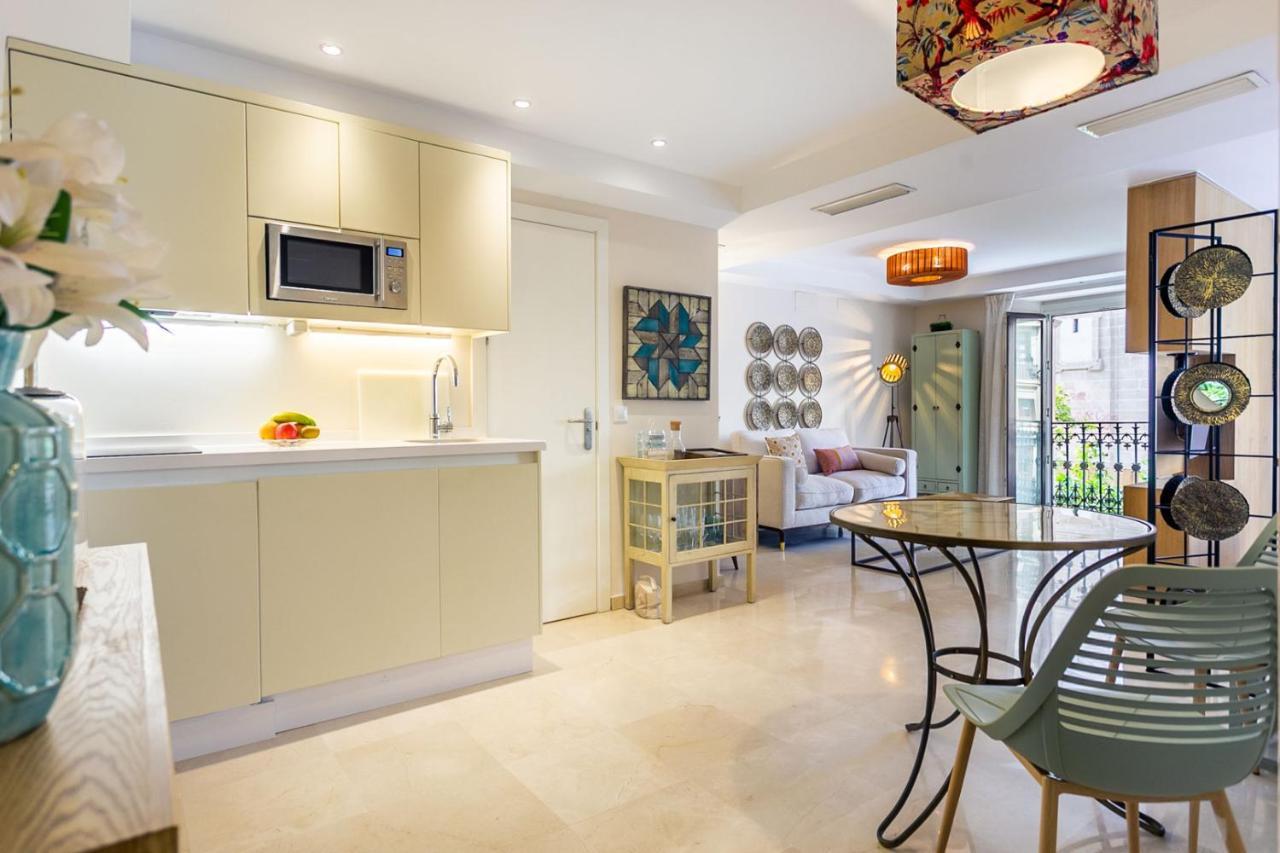 Apartamento Living By Cathedral Sevilla Bagian luar foto