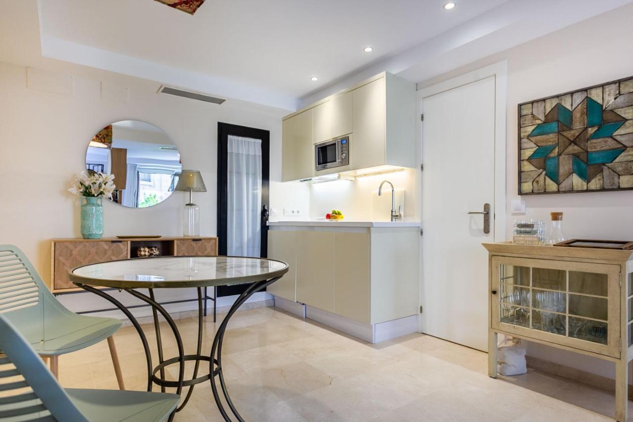 Apartamento Living By Cathedral Sevilla Bagian luar foto