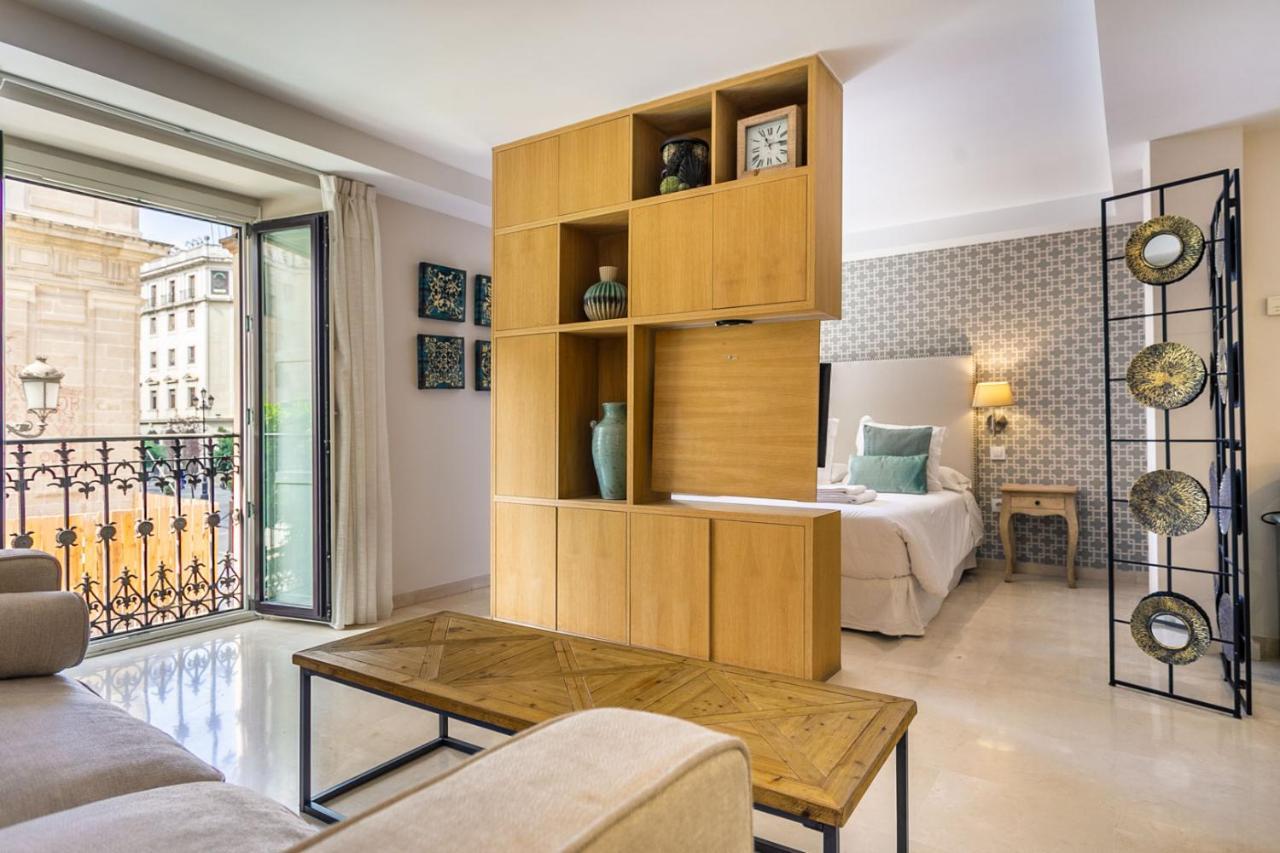 Apartamento Living By Cathedral Sevilla Bagian luar foto