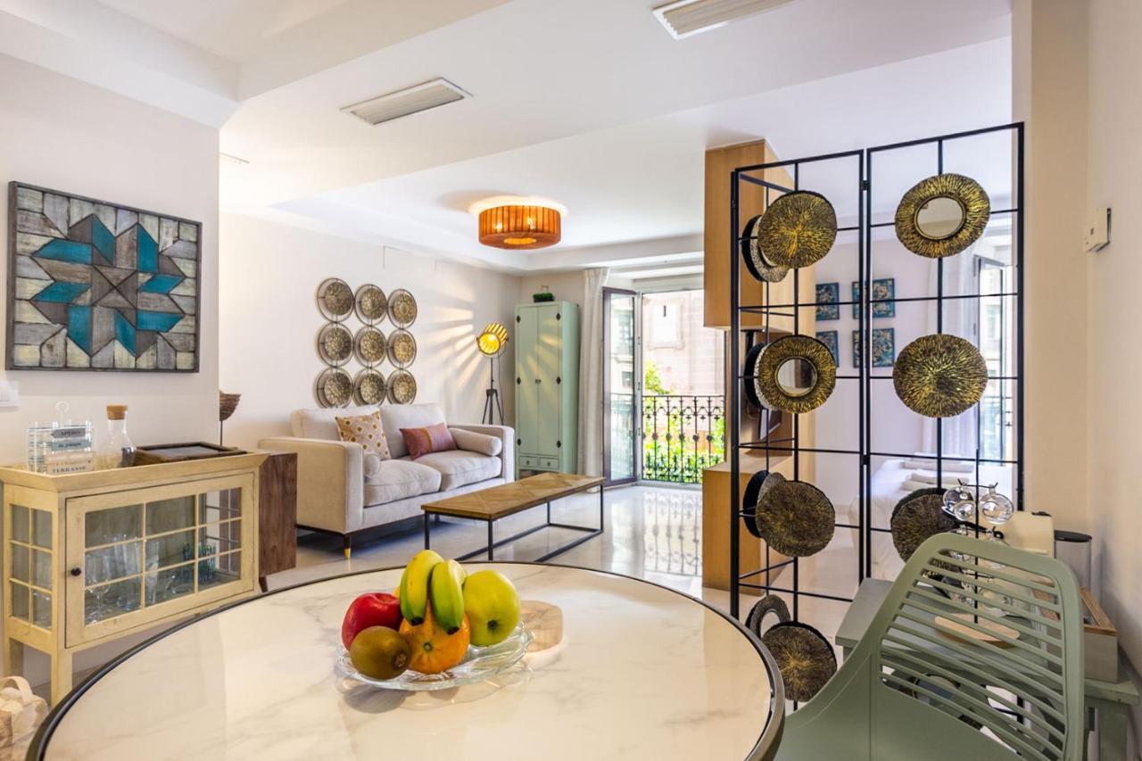 Apartamento Living By Cathedral Sevilla Bagian luar foto