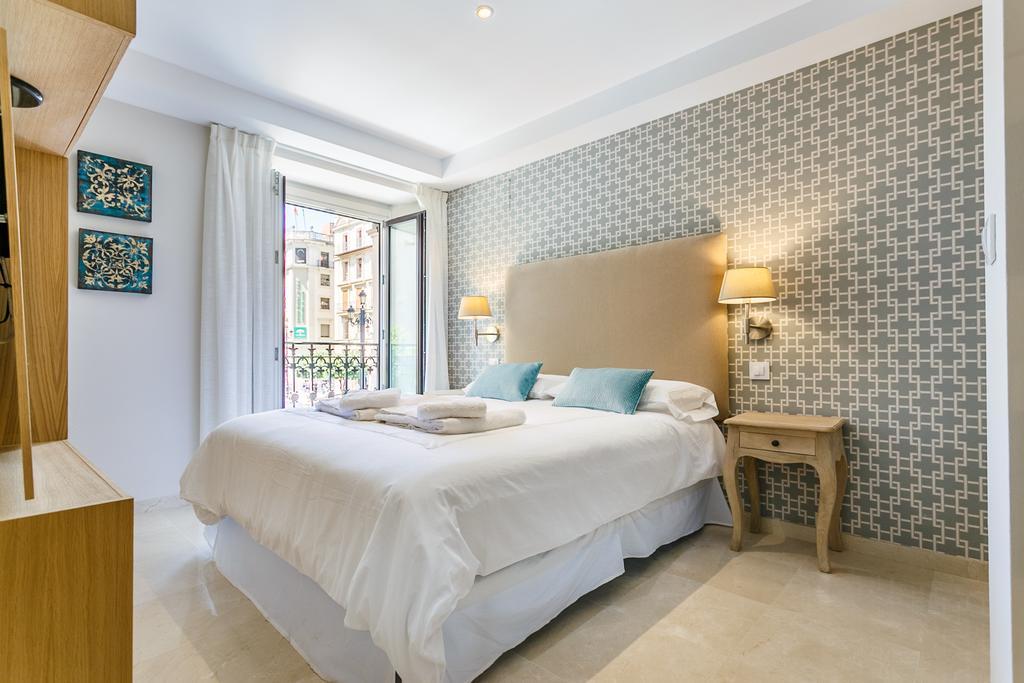 Apartamento Living By Cathedral Sevilla Bagian luar foto