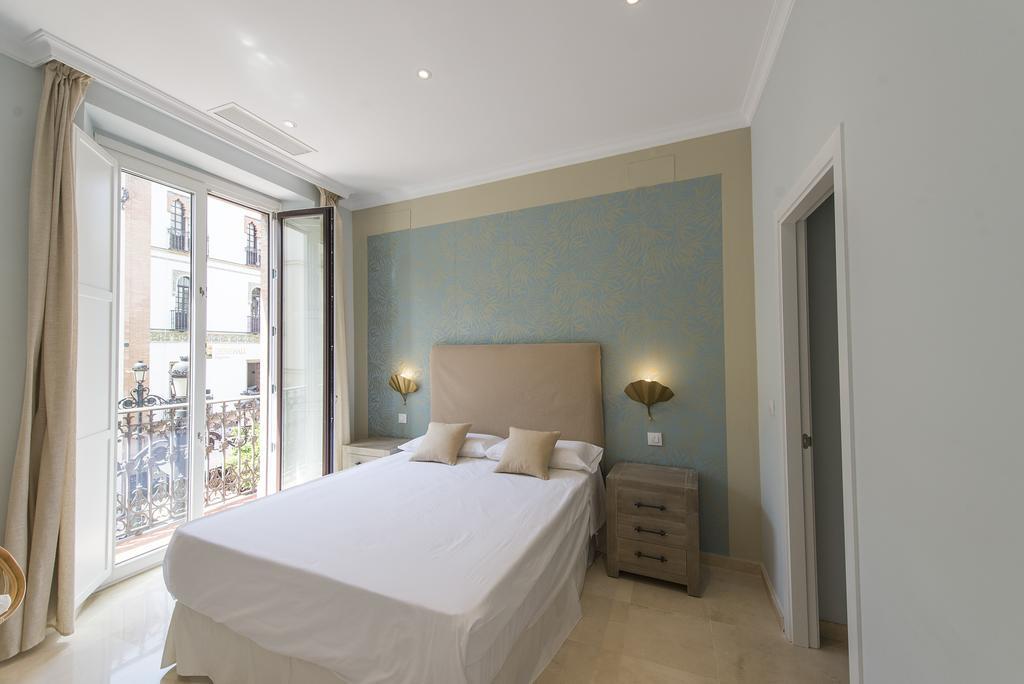 Apartamento Living By Cathedral Sevilla Bagian luar foto