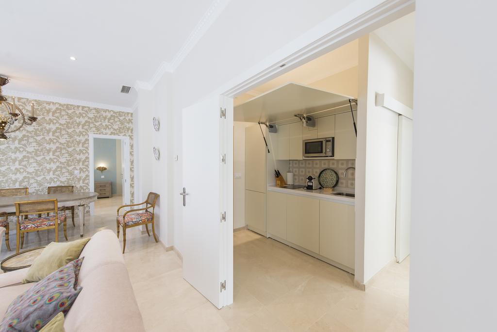 Apartamento Living By Cathedral Sevilla Bagian luar foto