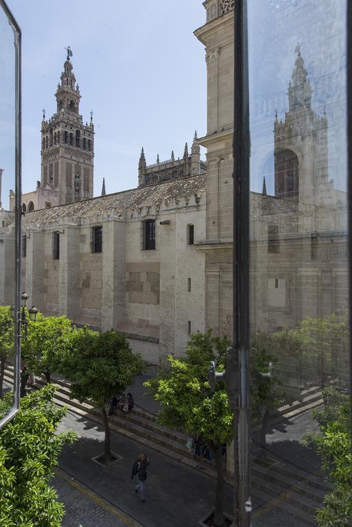 Apartamento Living By Cathedral Sevilla Bagian luar foto