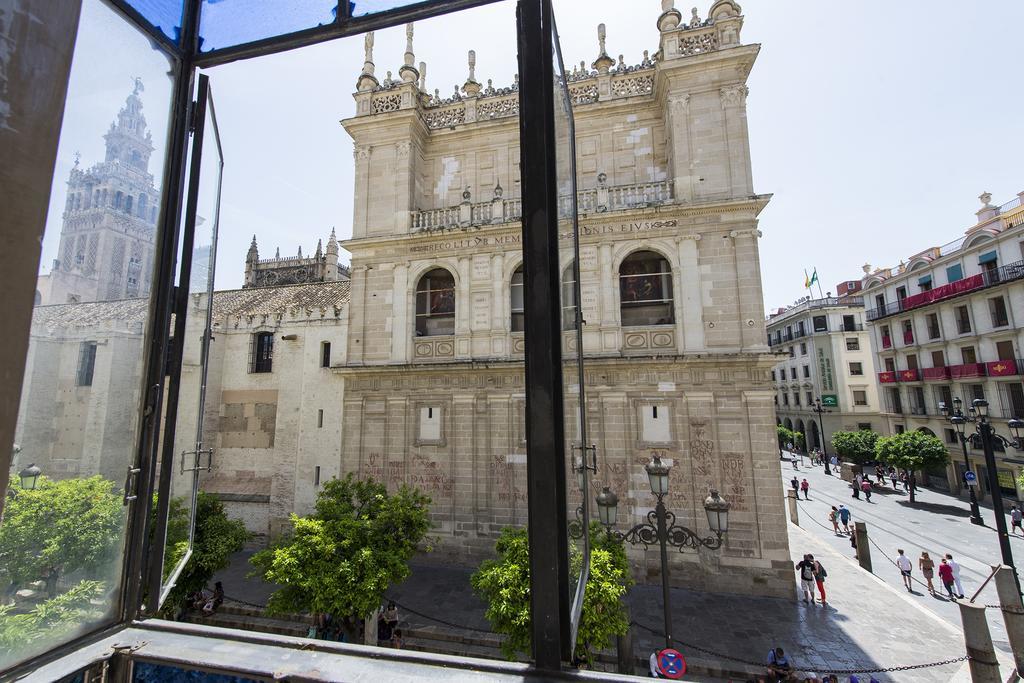 Apartamento Living By Cathedral Sevilla Bagian luar foto
