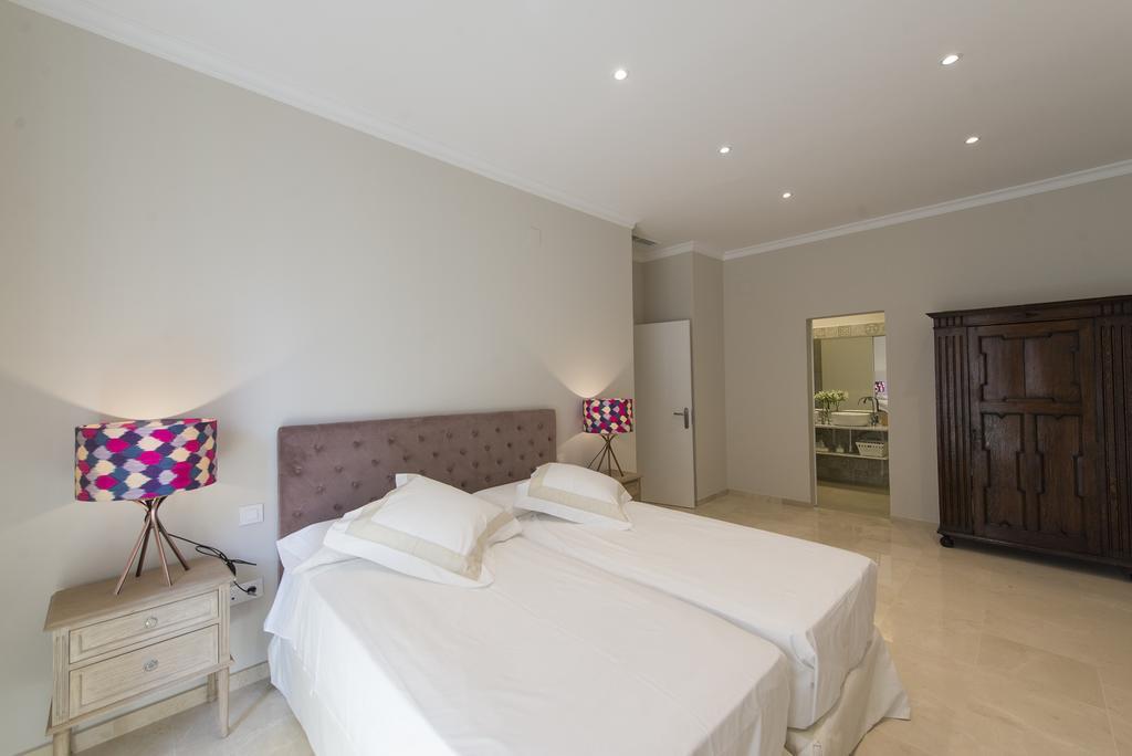 Apartamento Living By Cathedral Sevilla Bagian luar foto