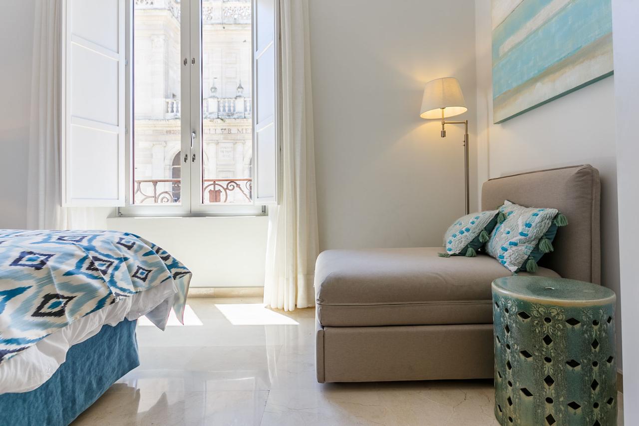 Apartamento Living By Cathedral Sevilla Bagian luar foto