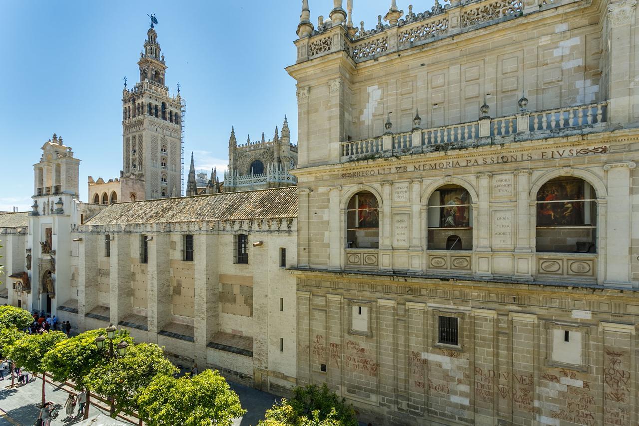 Apartamento Living By Cathedral Sevilla Bagian luar foto