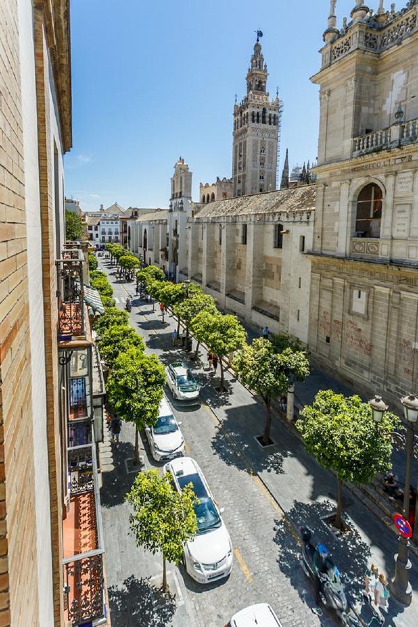 Apartamento Living By Cathedral Sevilla Bagian luar foto